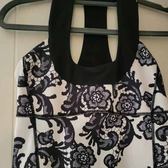 Lululemon Floral Fitted Workout Tank - Picture 3 of 5